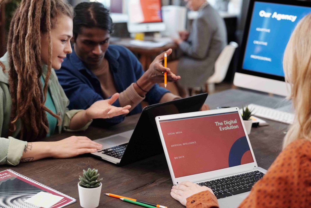 How Mobile Application Development UAE Helps Businesses Go Digital & Grow